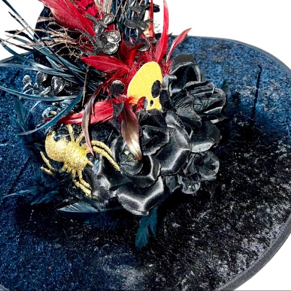 🔥SOLD🔥The Golden Skull Witch Hat - Picture 7 of 16